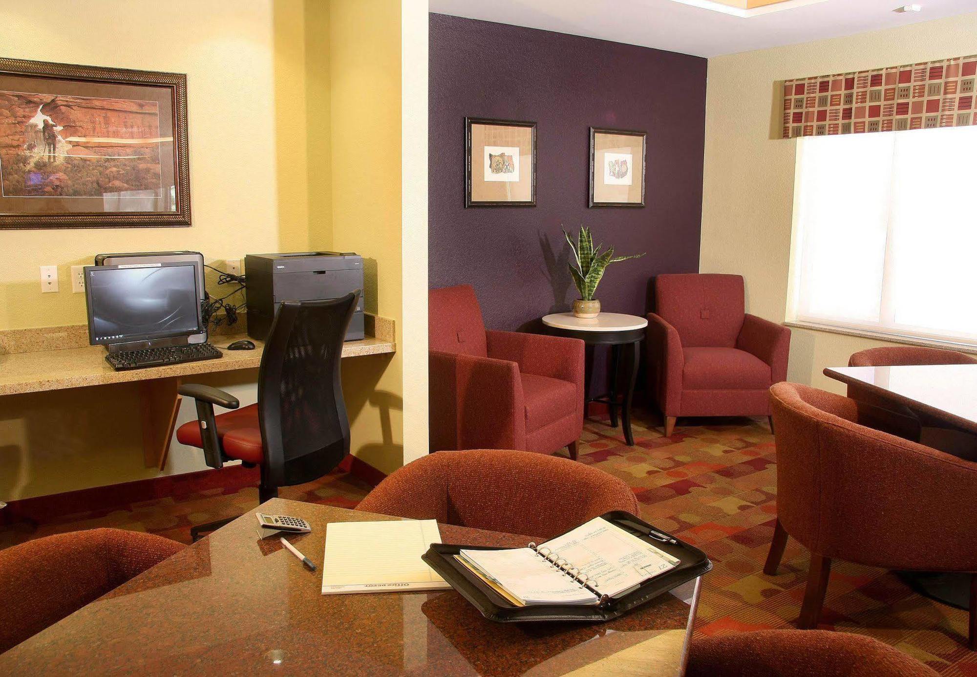 Towneplace Suites Farmington Facilities photo